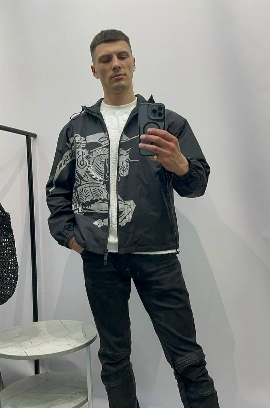 куртка,демисезонная куртка,куртка бомбер,повседневная куртка,ветровка burberry
