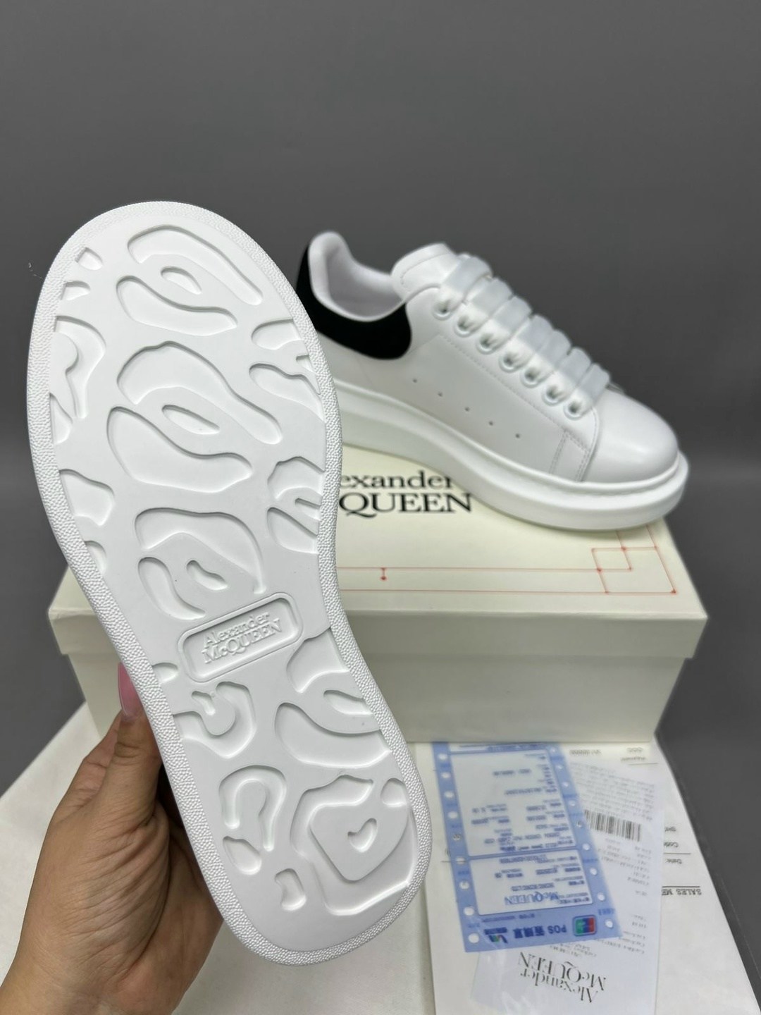 кроссовки alexander mcqueen,кеды alexander mcqueen,,alexander mcqueen кроссовки женские,кроссовки alexander mcqueen белые
