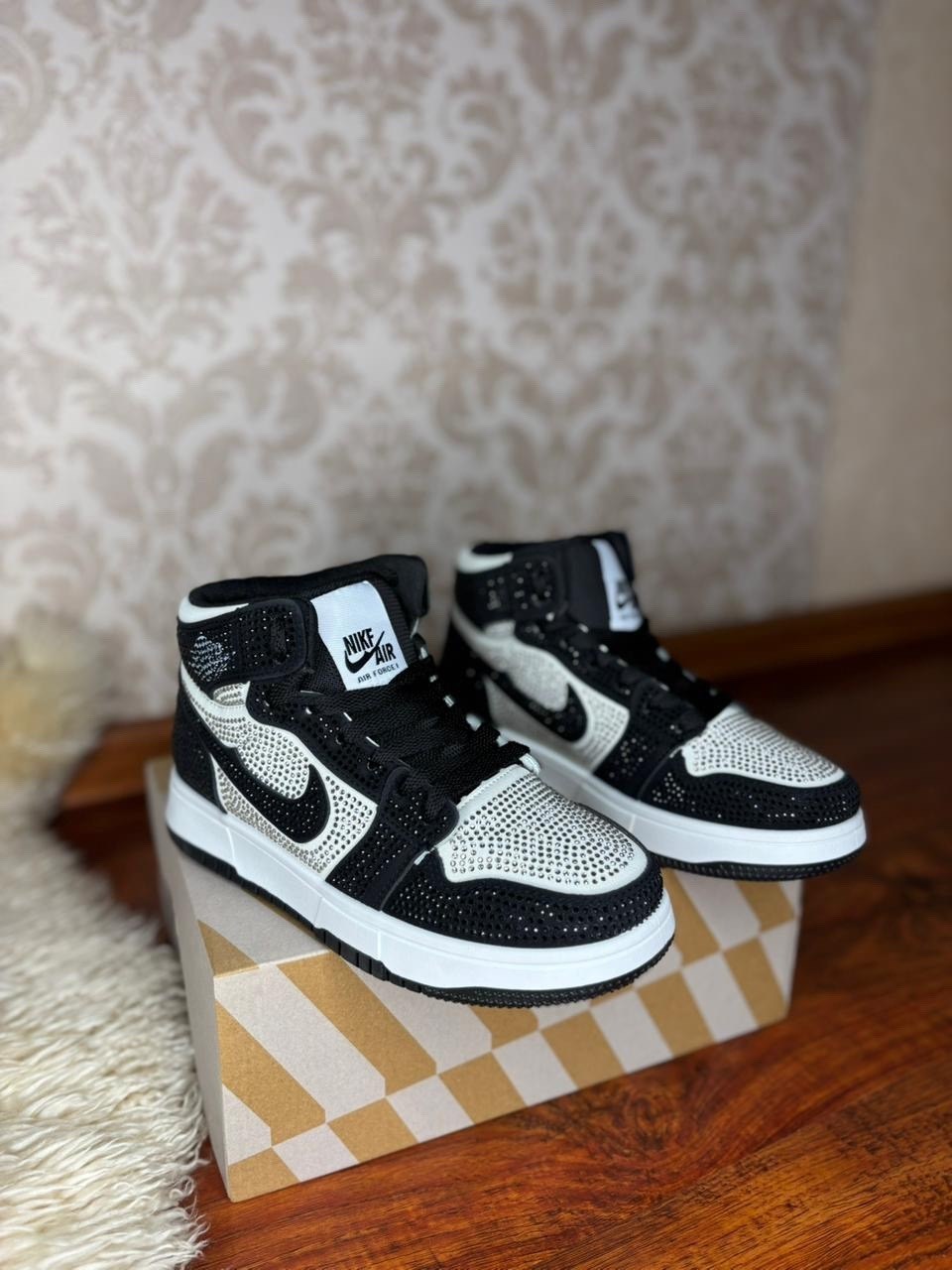 nike air jordan 1 mid se,nike air jordan 1 mid,jordan 1 mid,женские кроссовки nike air jordan 1 mid,nike air jordan 1