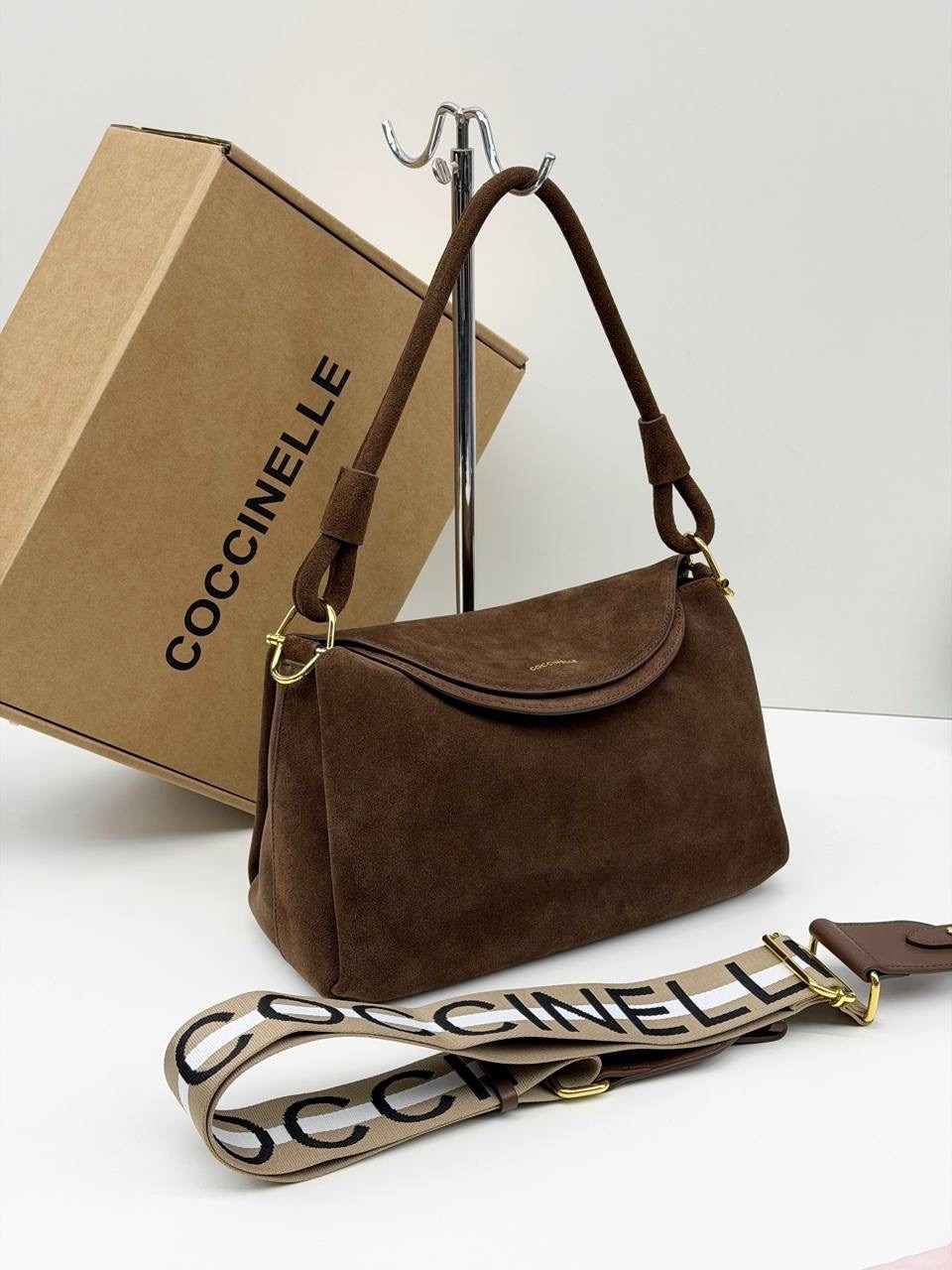 сумка coccinelli натуральная замша 25 × 16 × 6 см,сумка coccinelle,сумка coccinelle натуральная замша,женская сумка в стиле coccinelle замша натуральная+ кожа натуральная,coccinelle сумка сэтчел liya