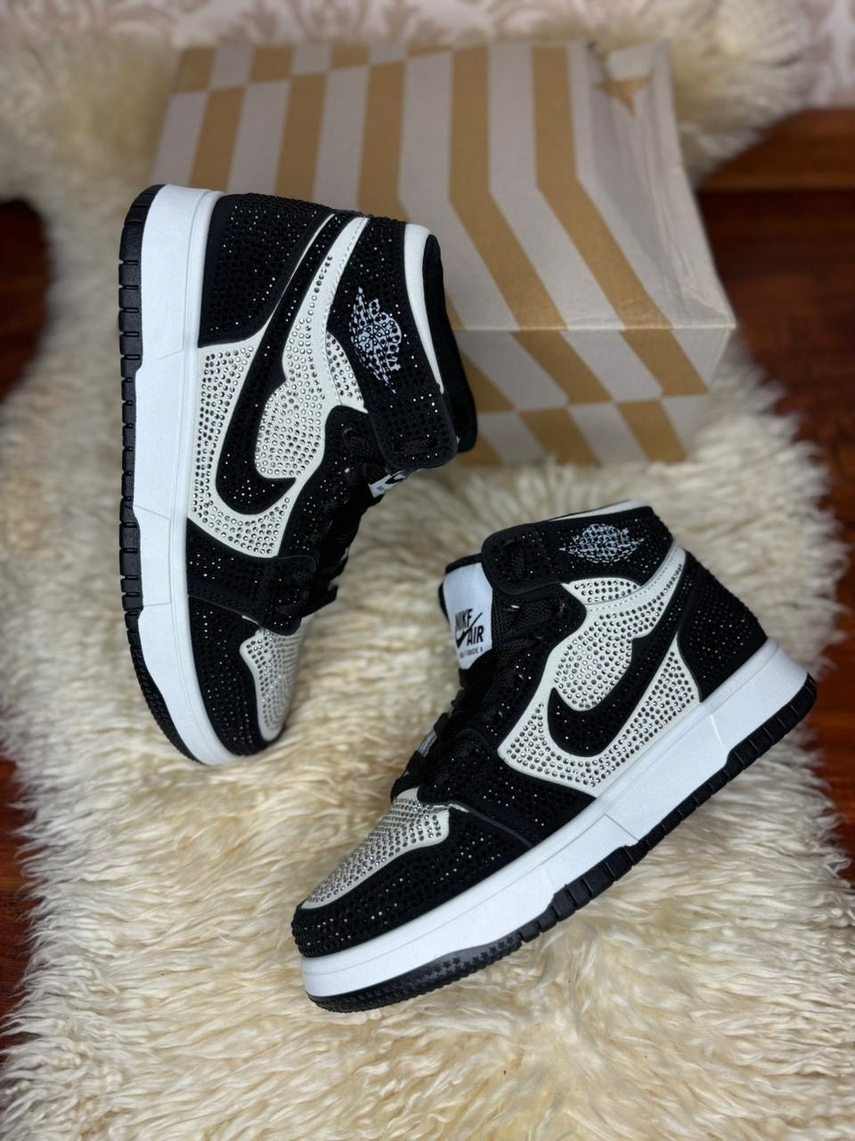 nike air jordan 1 mid se,nike air jordan 1 mid,jordan 1 mid,женские кроссовки nike air jordan 1 mid,nike air jordan 1