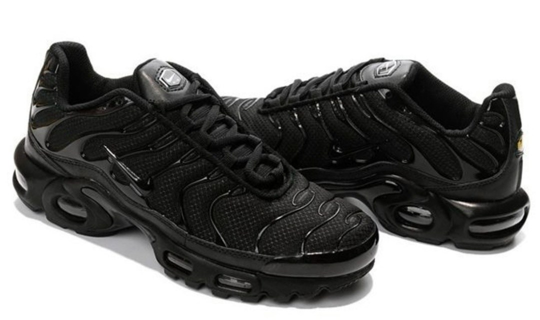 nike air max tn plus black,nike air max plus tn total black,nike air max plus tn,air max plus triple black,кроссовки nike air max plus gs triple black черный