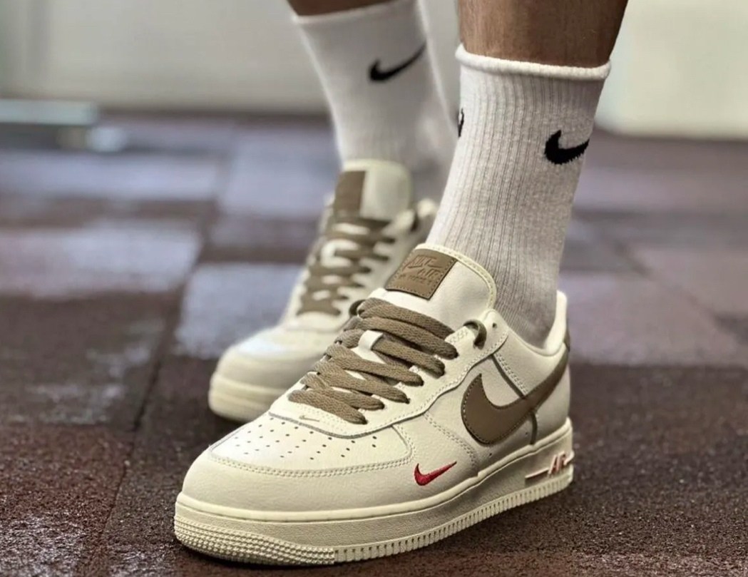 кроссовки nike air force 1,кроссовки nike air force 1 low premium white brown,мужские кроссовки nike air force 1 low,кроссовки nike air force 1 yohood rice white,nike air force 1 yohood rice white