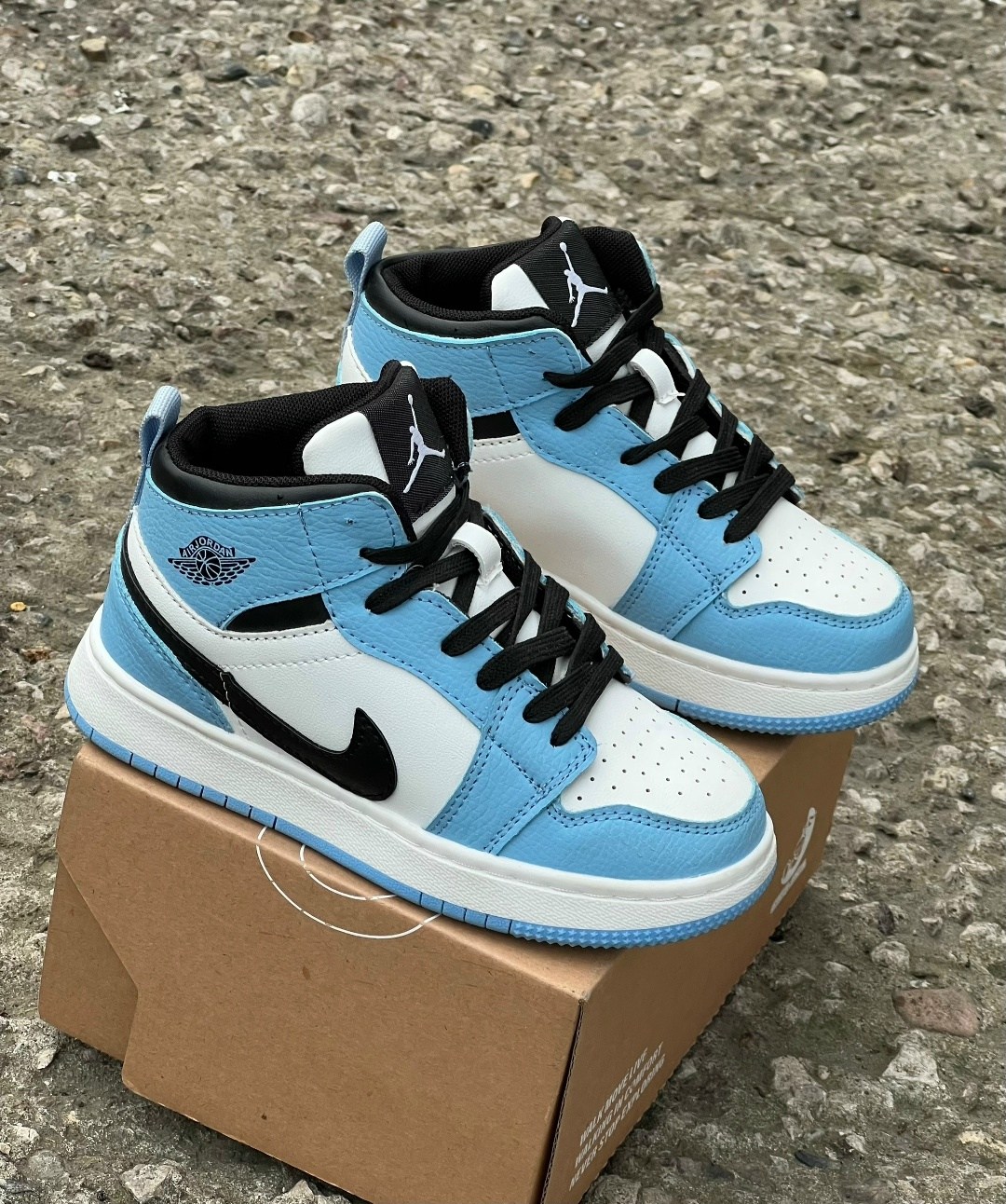 детские кроссовки nike air jordan,кроссовки,кроссовки мальчику,nike air jordan 1 mid,кроссовки nike air jordan 1 retro high