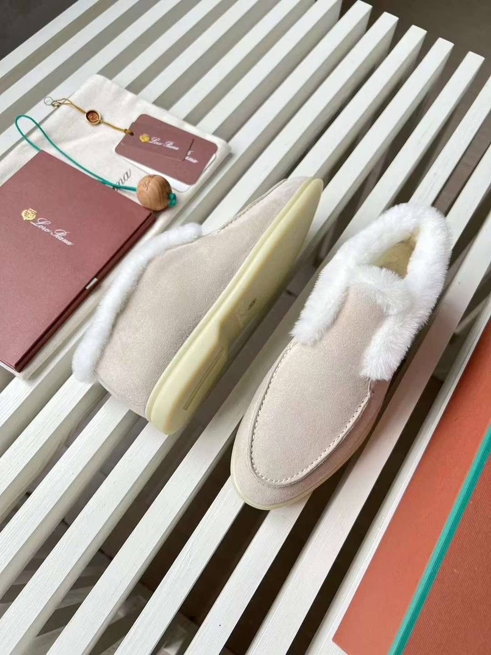 лоферы loro piana open walk с мехом женские,лоферы женские loro piana,лоферы loro piana,лоферы зимние женские,женские лоферы с мехом loro piana