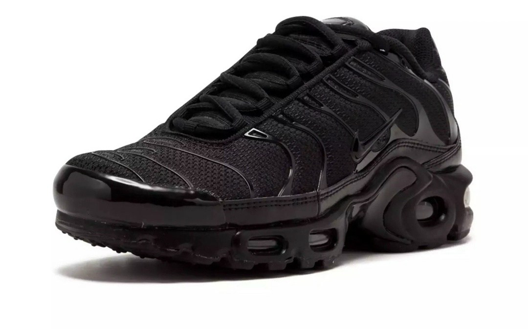 nike air max tn plus black,nike air max plus tn total black,nike air max plus tn,air max plus triple black,кроссовки nike air max plus gs triple black черный