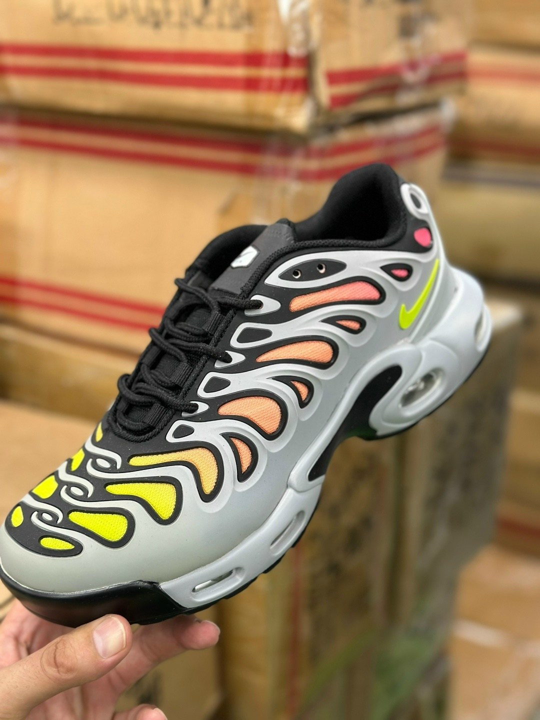 кроссовки nike air max plus,кроссовки air max tn plus nike,nike air max tn plus,nike air max plus drift,nike air max plus