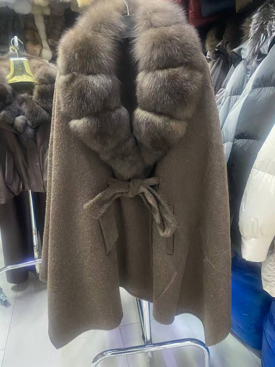 пальто с мехом,пальто кашемировое с меховым воротником,полупальто с мехом,пальто кашемировое с меховым воротником из соболя,кашемировое пальто