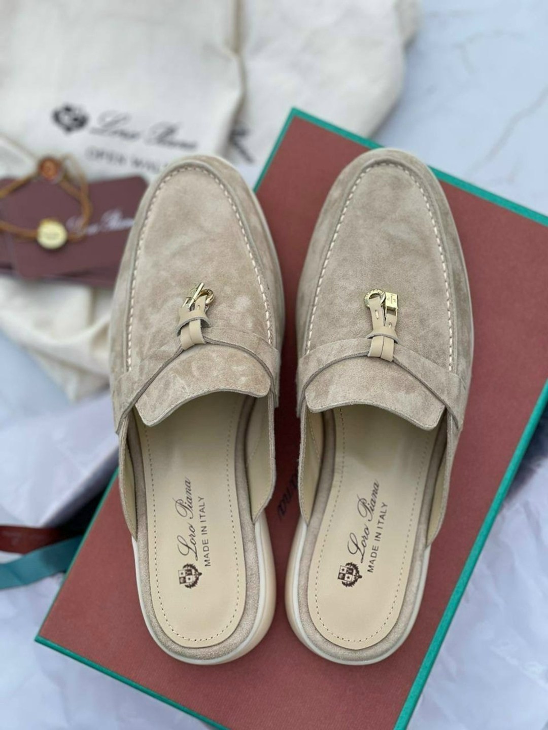 женские замшевые мюли loro piana бежевые,,мюли loro piana,лоферы loro piana,мюли лоро пиано женские