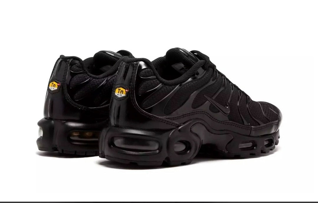 nike air max tn plus black,nike air max plus tn total black,nike air max plus tn,air max plus triple black,кроссовки nike air max plus gs triple black черный