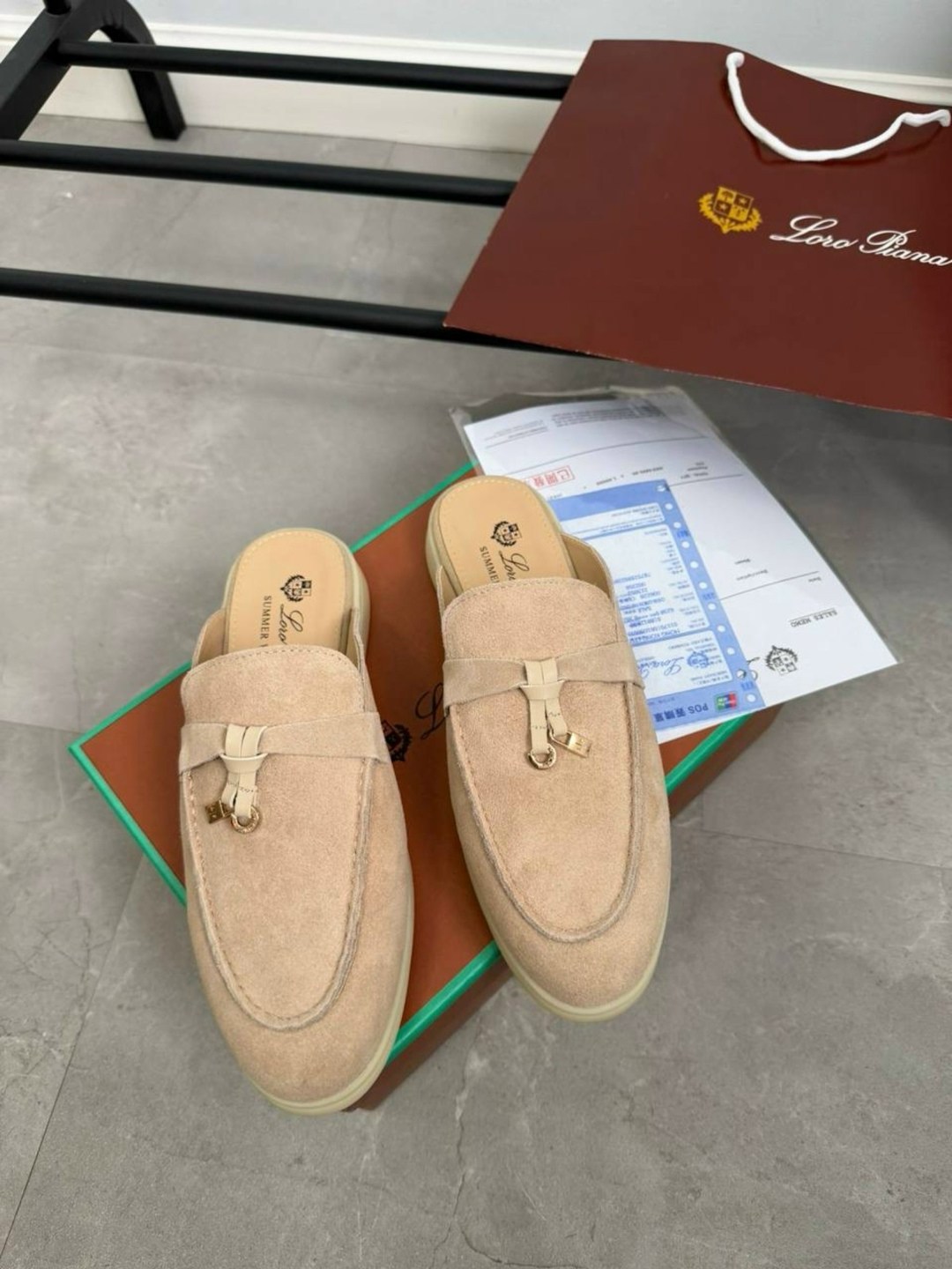 женские замшевые мюли loro piana бежевые,,мюли loro piana,лоферы loro piana,мюли лоро пиано женские