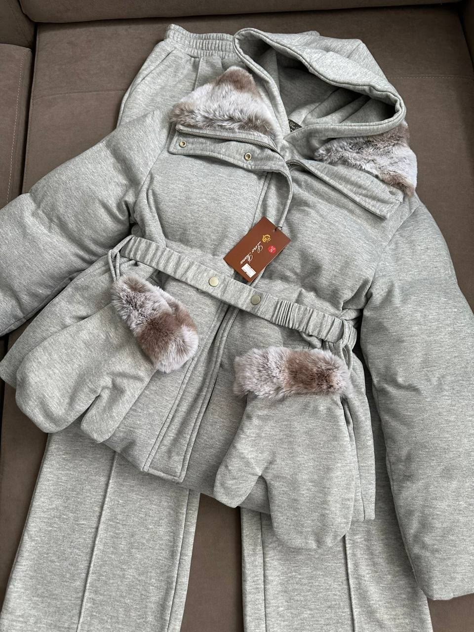 серый женский костюм тройка на флисе loro piana,костюм loro piana серый,теплая куртка,куртка loro piana,костюм зимний женский