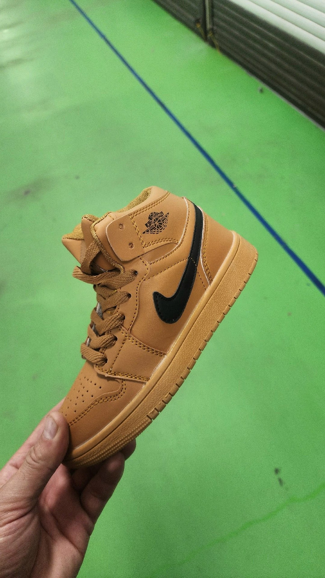 детские кроссовки air jordan 1 retro high og,nike air jordan 1 mid,nike air jordan 1 retro high og,кроссовки nike air jordan 1 retro,кроссовки jordan 1 mid