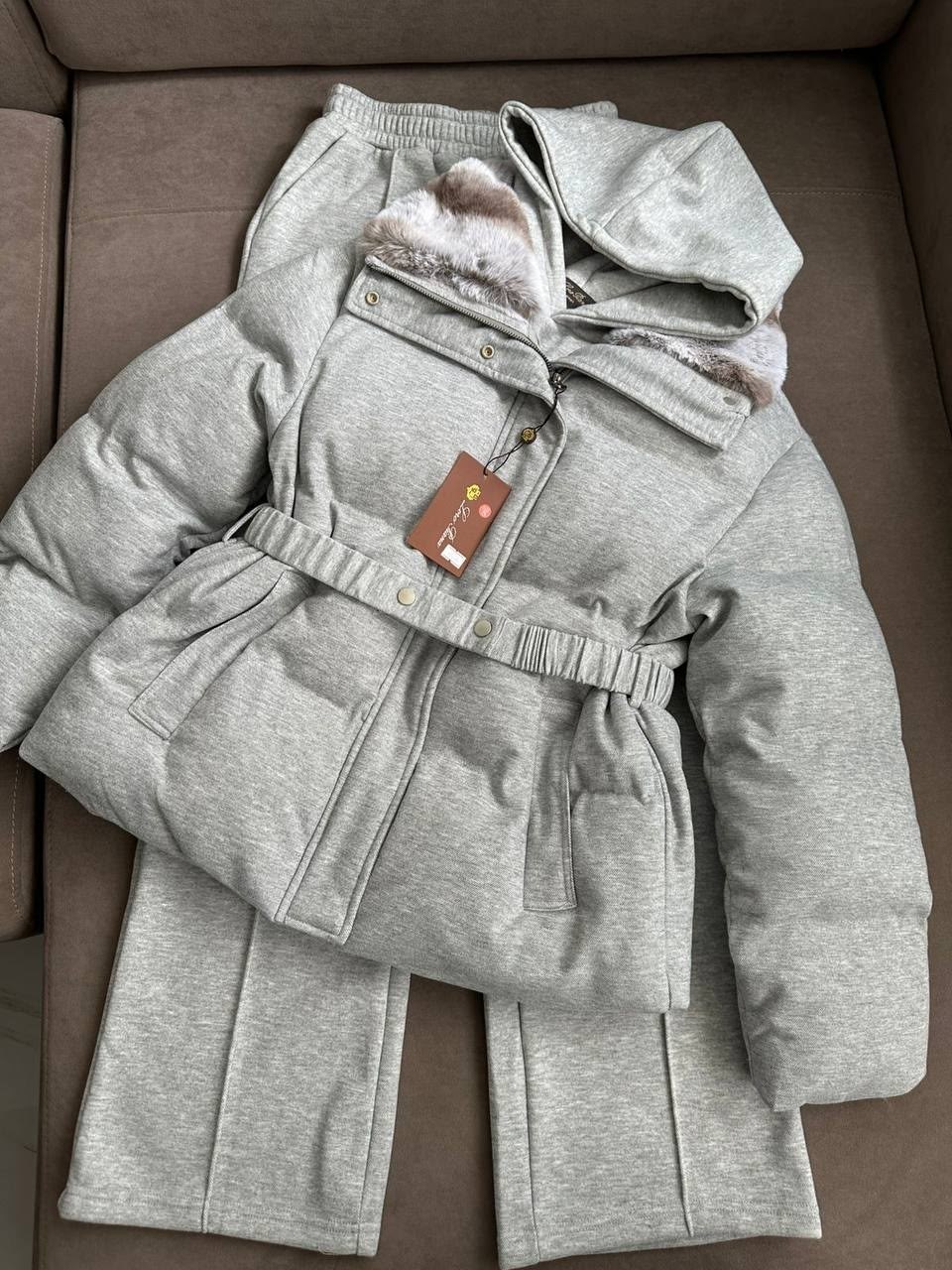 серый женский костюм тройка на флисе loro piana,костюм loro piana серый,теплая куртка,куртка loro piana,костюм зимний женский