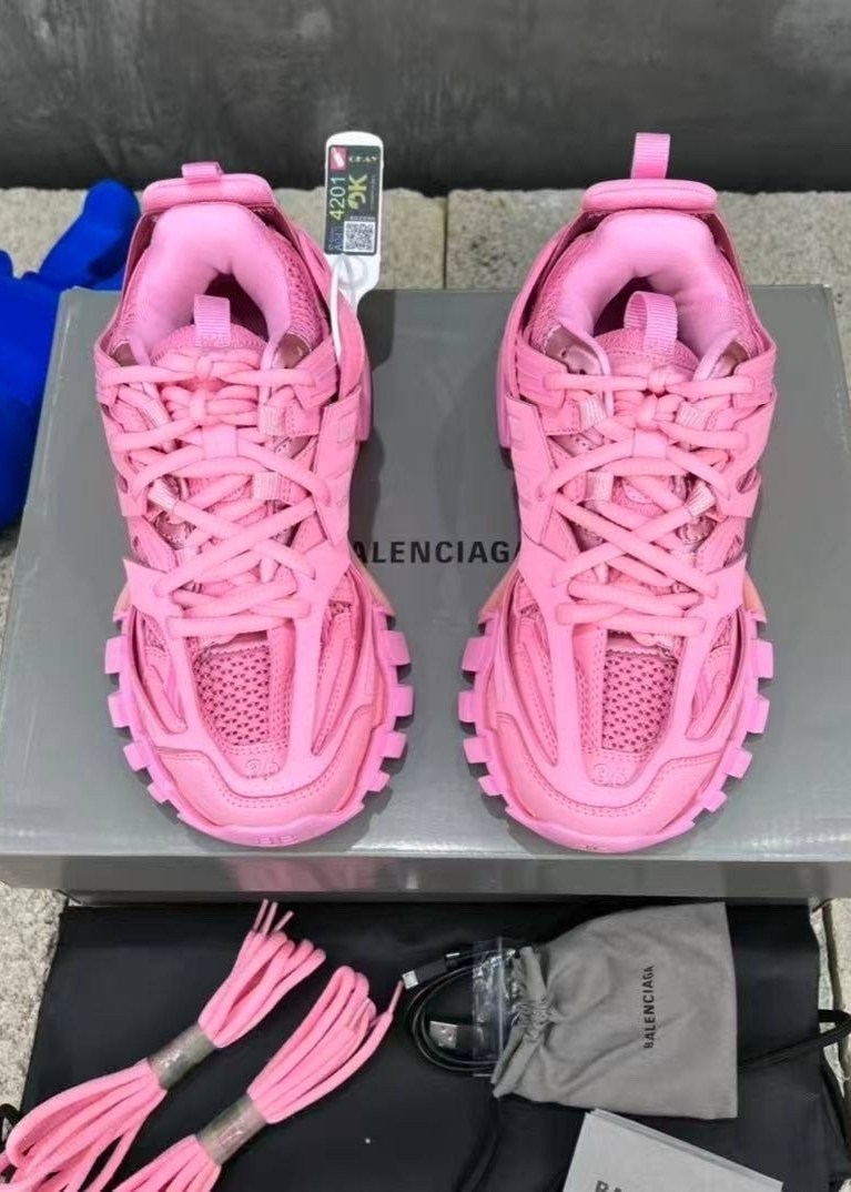 кроссовки баленсиага розовые,женские кроссовки balenciaga,баленсиага кроссовки трек розовые,баленсиага розовые,женские кроссовки balenciaga 2026-2026 розовые