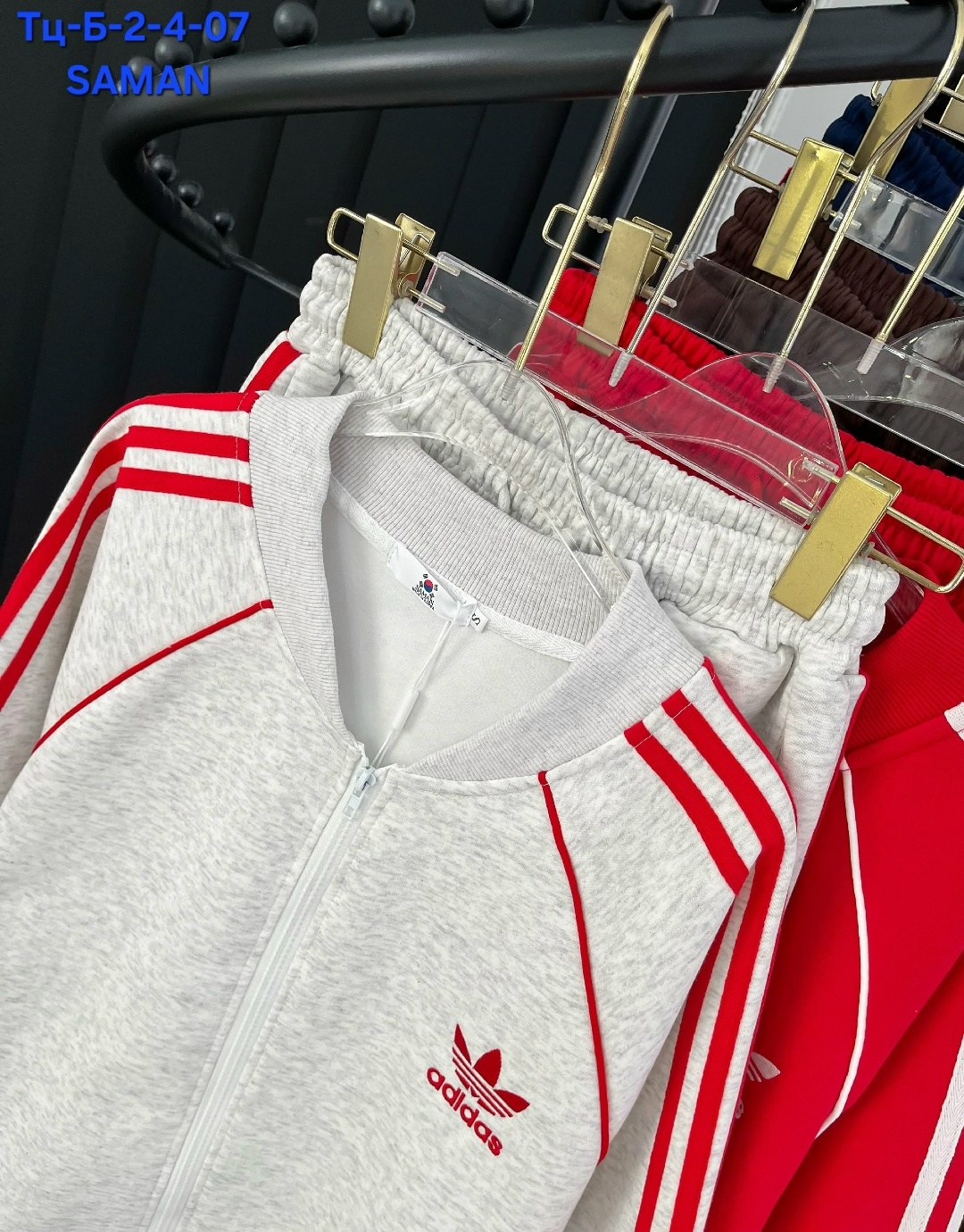 adidas performance женский спортивный костюм,женский спортивный костюм adidas,белый спортивный костюм женский адидас,парные адидасовские костюмы,костюм спортивный женский