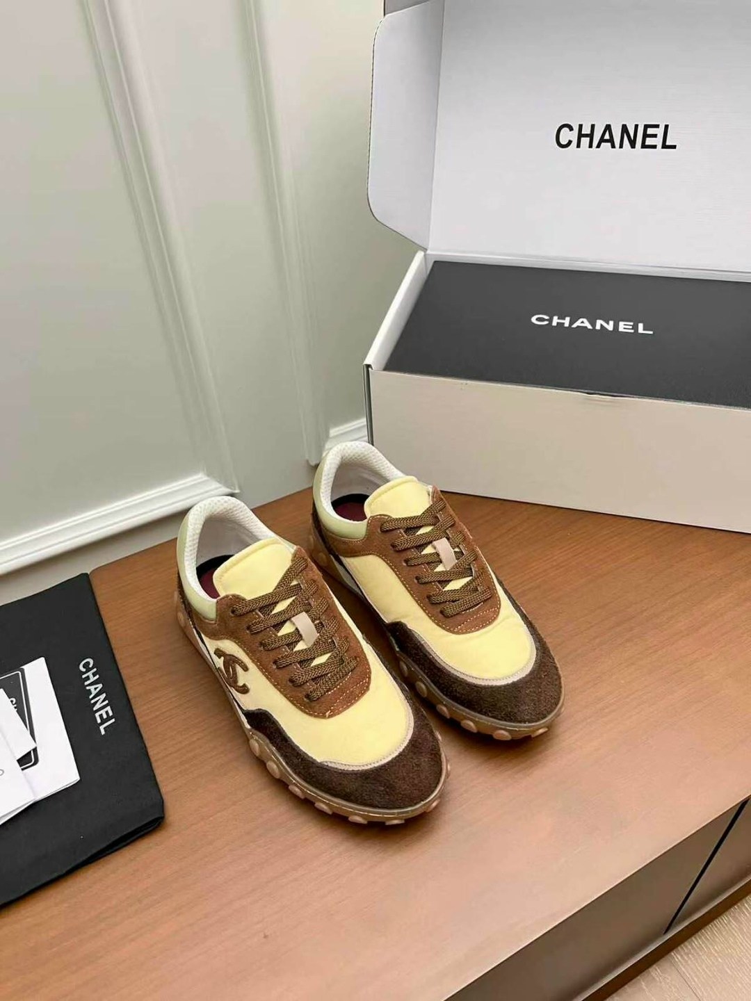кроссовки женские chanel,кроссовки chanel,,шанель кроссовки,кроссовки женскиe
