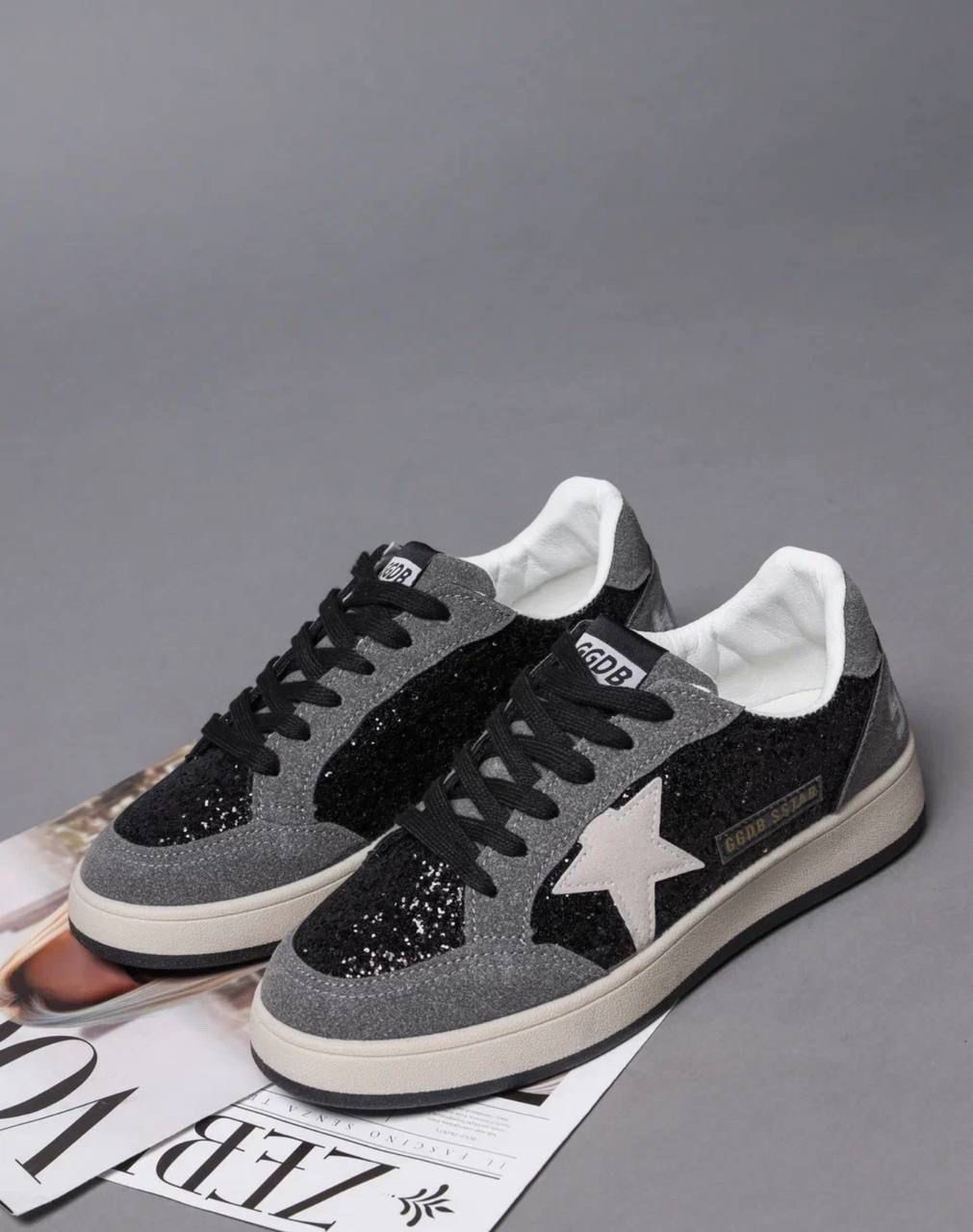 лаковые кроссовки golden goose,кроссовки golden goose с пайетками на платформе,голден гус кеды черные,кеды golden goose,