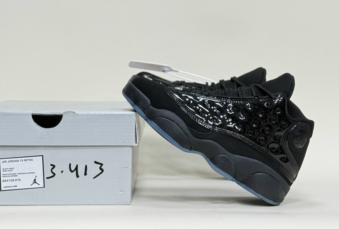кроссовки nike air jordan 13 retro,nike air jordan 13 retro cap and gown,кроссовки мужские nike air jordan 13 retro,air jordan retro 13,jordan 13 black
