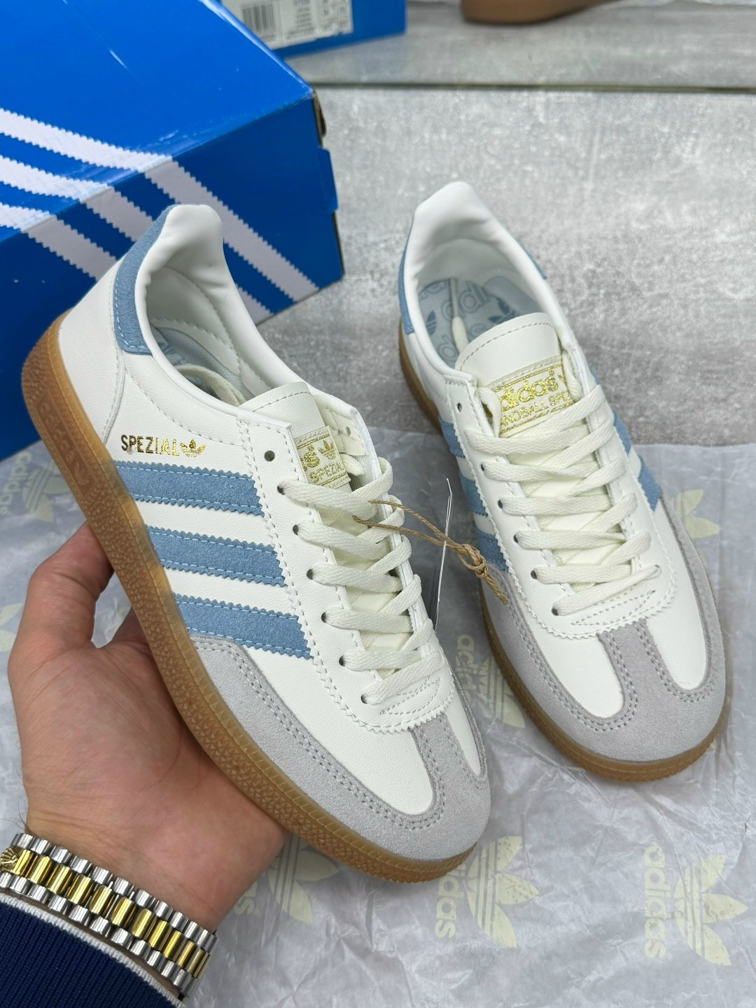 кроссовки adidas,кроссовки adidas samba,кроссовки adidas spezial,кроссовки адидас самба,женские кроссовки adidas