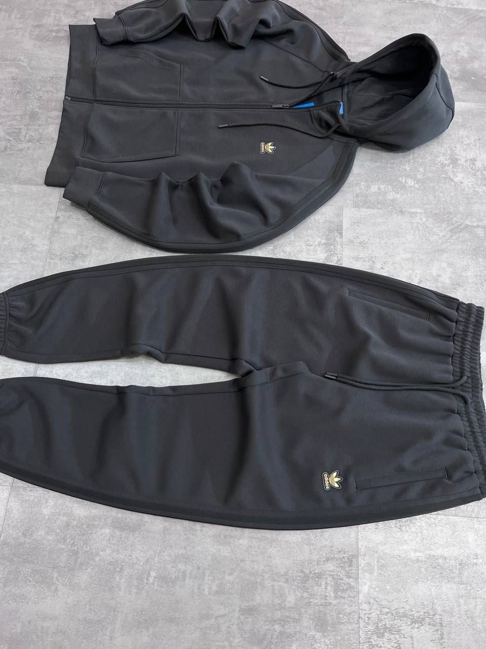 мужской теплый спортивный костюм adidas,костюм спортивный,спортивный костюм большие размеры adidas,спортивный костюм мужской трикотажный adidas хаки,спортивный костюм тёплый adidas