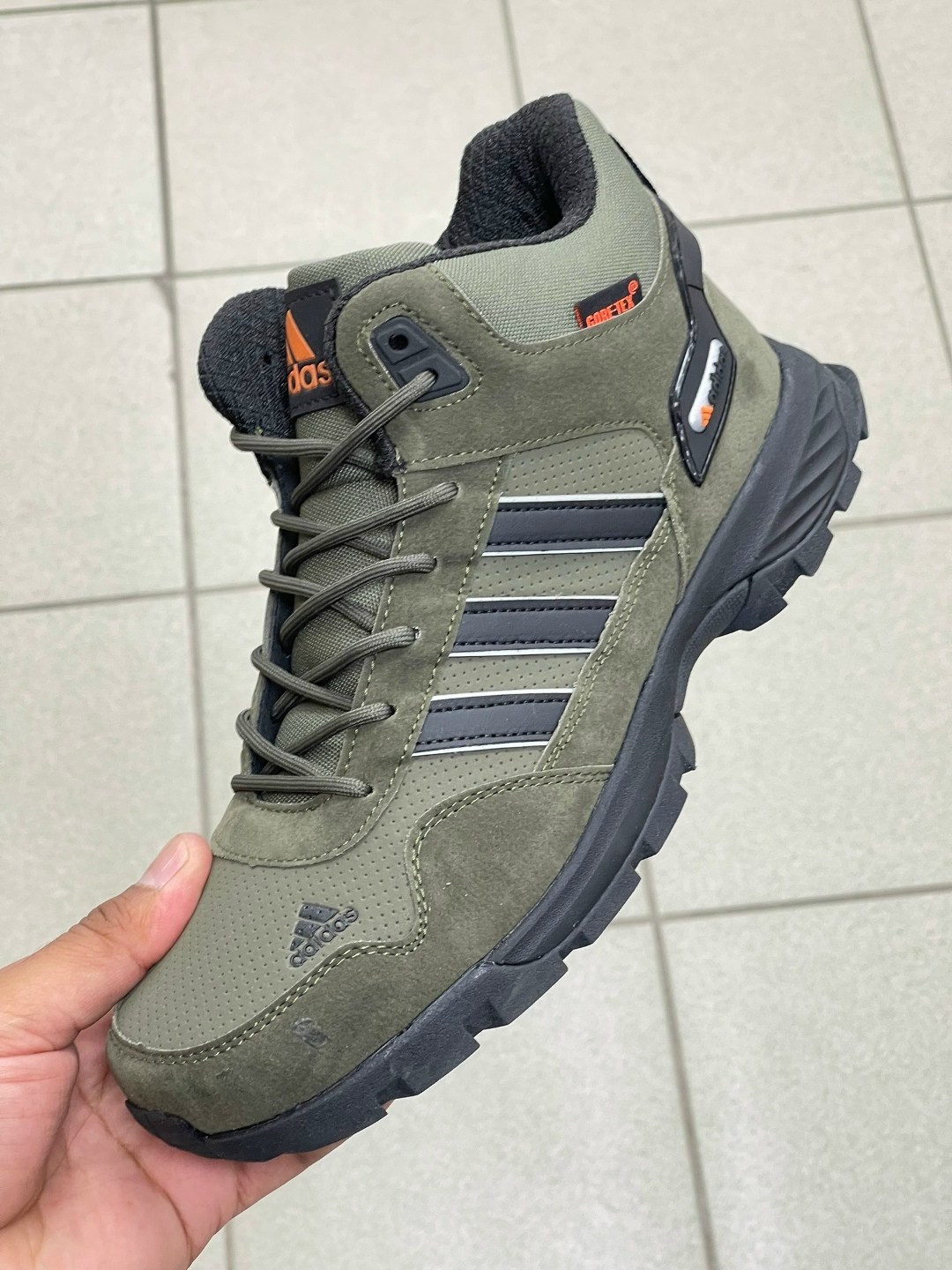 кроссовки мужские зимние adidas,зимние кроссовки адидас мужские с мехом,зимние кроссовки adidas,кроссовки мужские зимние,зимние кроссовки мужские высокие с мехом адидас