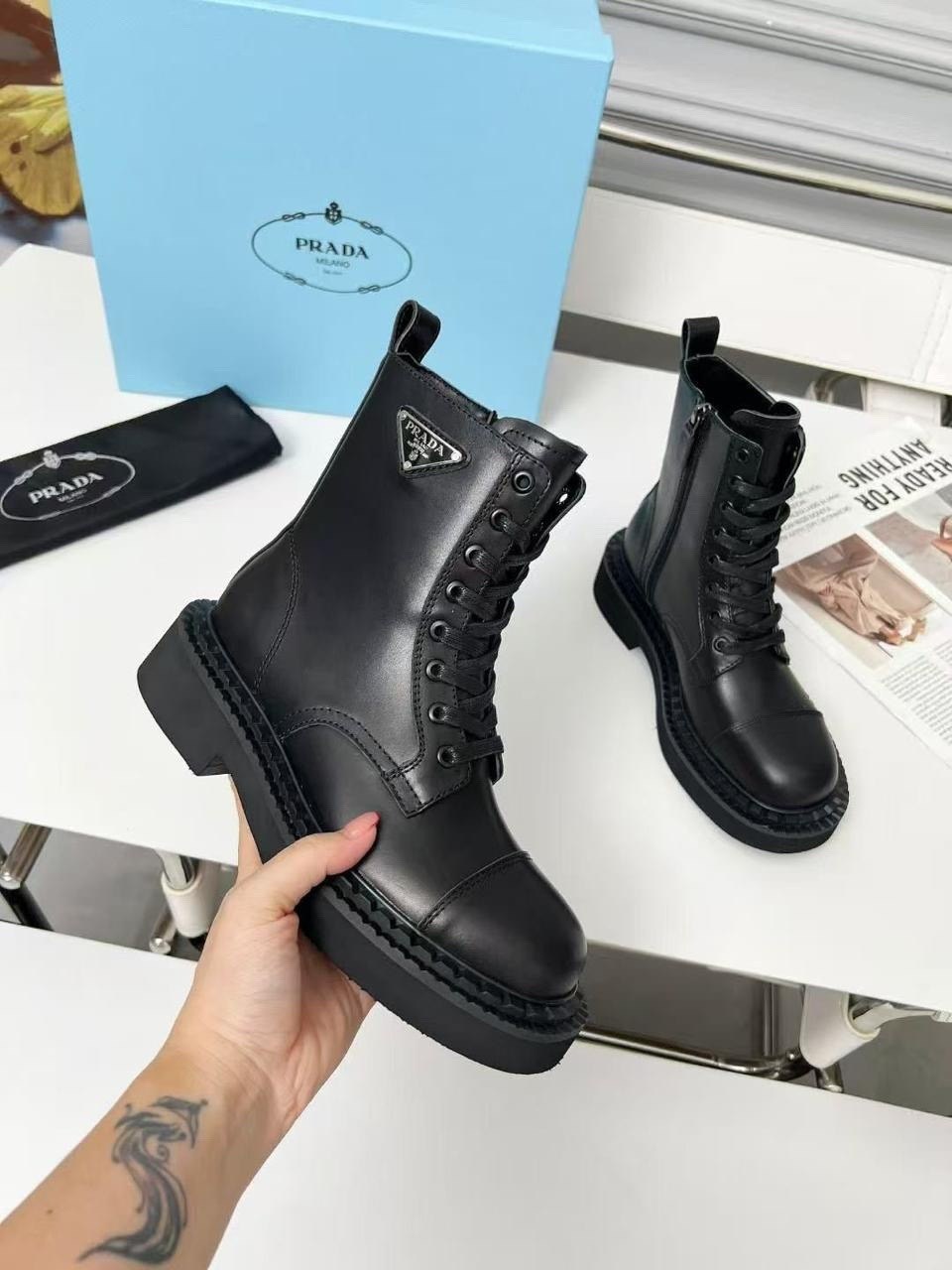 кожаные ботинки prada,,женские кожаные ботинки,ботинки прада,комбинированные ботинки прада