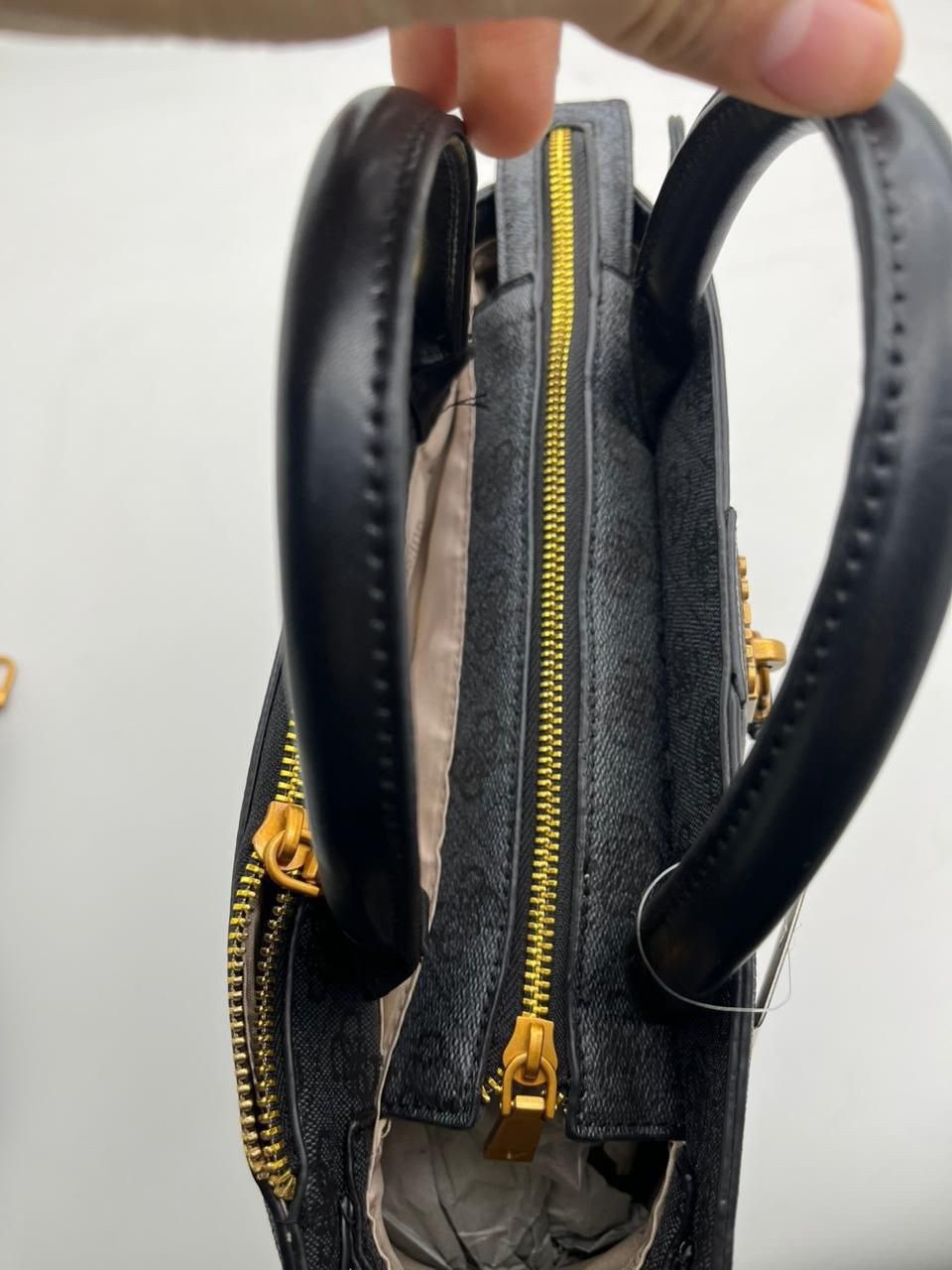 cумка женская guess,сумка женская guess hwsb8675060 темно-серый,сумка guess оригинал,cумка guess,guess сумка тоут