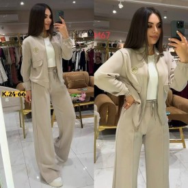 Костюм