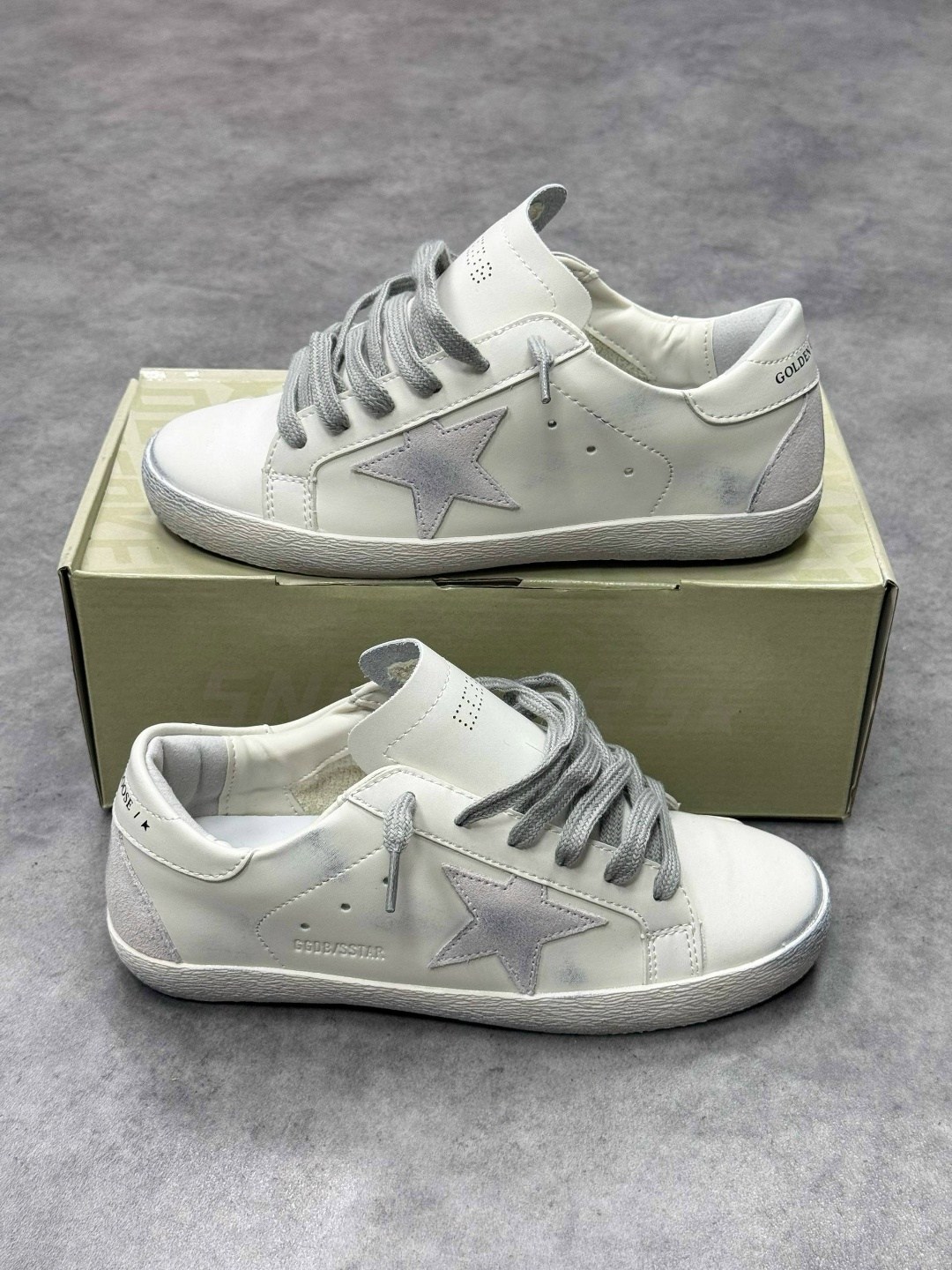 golden goose super-star,кроссовки golden goose,golden goose superstar,женские кроссовки golden goose,golden goose deluxe brand белые кожаные кроссовки super star для женщин