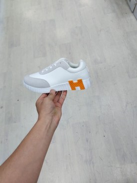 Кроссовки