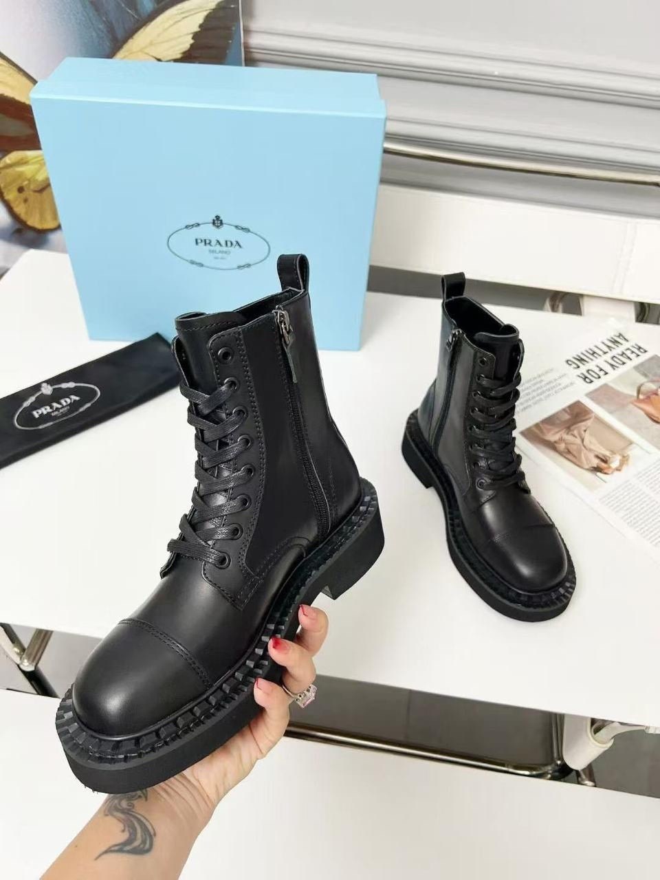 кожаные ботинки prada,,женские кожаные ботинки,ботинки прада,комбинированные ботинки прада