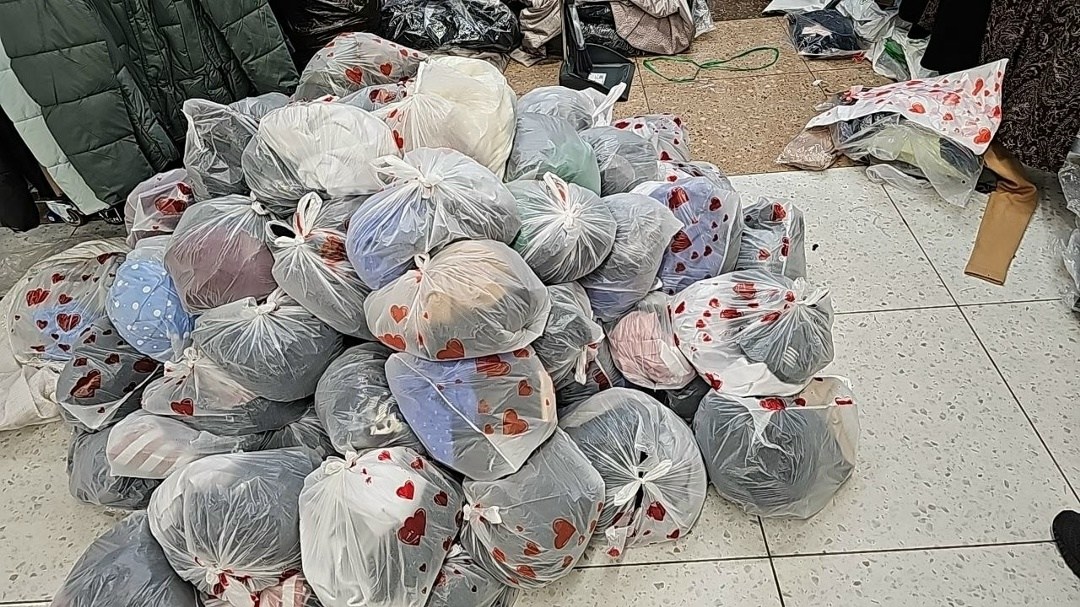 в пакете,вещи в пакетах,заказ товара,женские вещи пакетом,рынок
