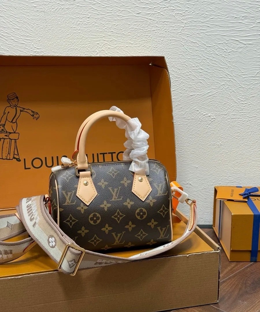 louis vuitton сумка на плечо,louis vuitton сумка,сумка женская louis vuitton,модная сумка,louis vuitton speedy