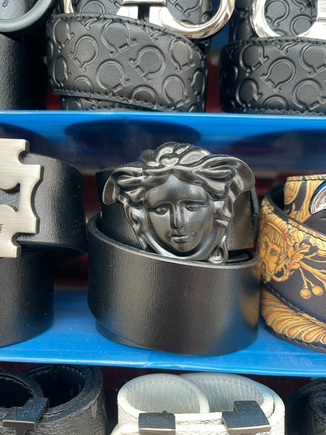 мужской ремень versace,пояс мужской versace,versace ремень,ремень версаче,ремень с пряжкой medusa и логотипом versace черный