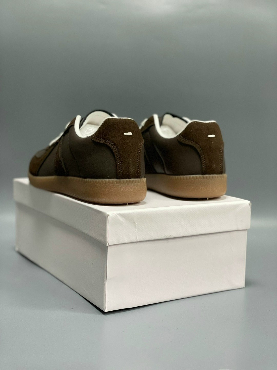 кроссовки maison margiela replica коричневый,кроссовки maison margiela replica low top,,maison margiela кроссовки,maison margiela кроссовки replica со вставками коричневый