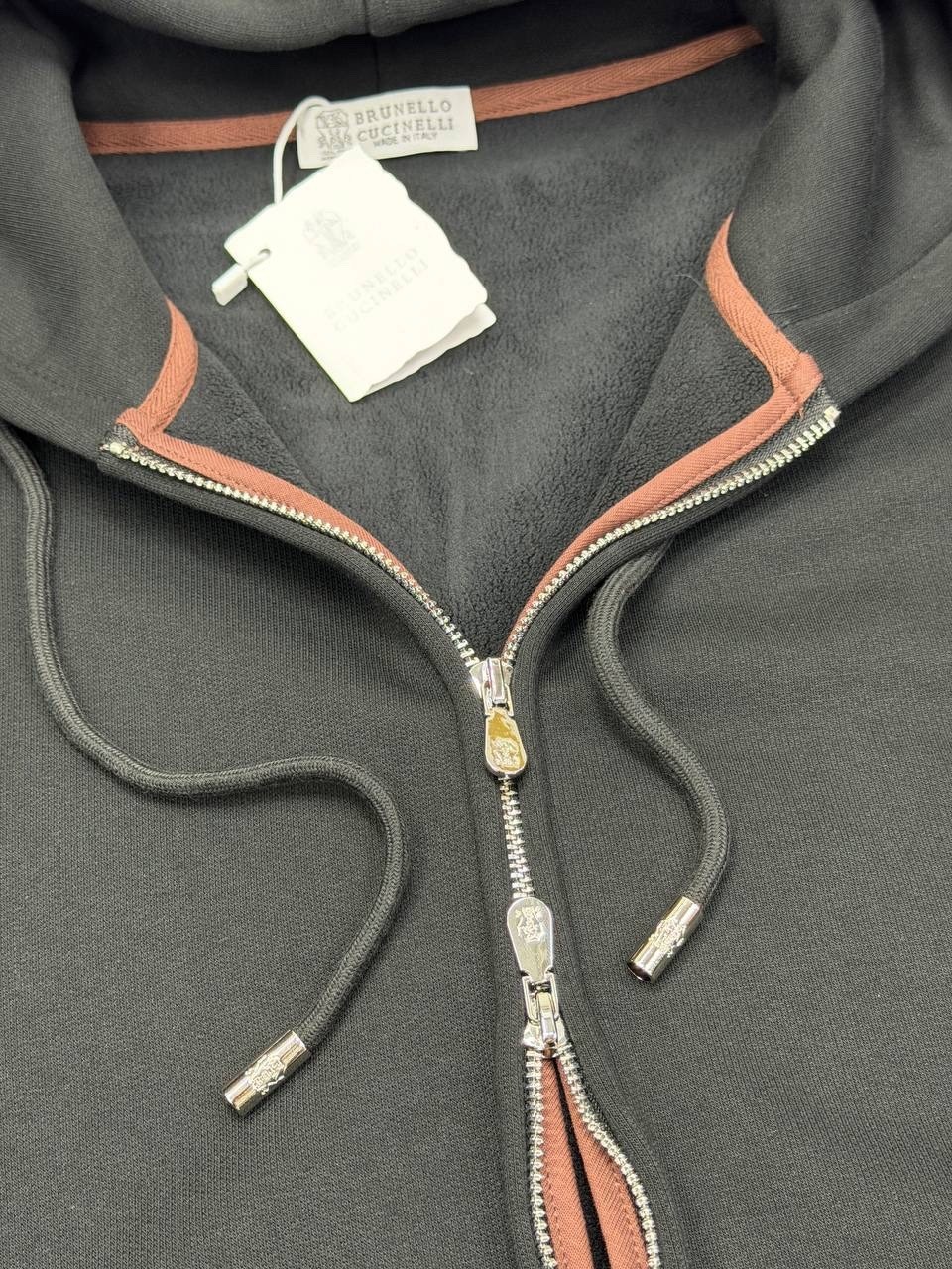 спортивный костюм brunello cucinelli,спортивный костюм мужской brunello cucinelli,костюм brunello cucinelli,спортивный костюм loro piana,спортивные костюмы