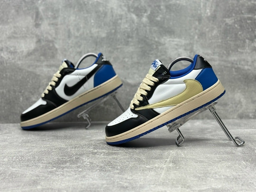 nike air jordan 1 low travis scott,air jordan 1 low travis scott,nike air jordan 1 low travis scott x fragment,кроссовки nike air jordan 1 low & travis scott,nike x travis scott air jordan 1 low