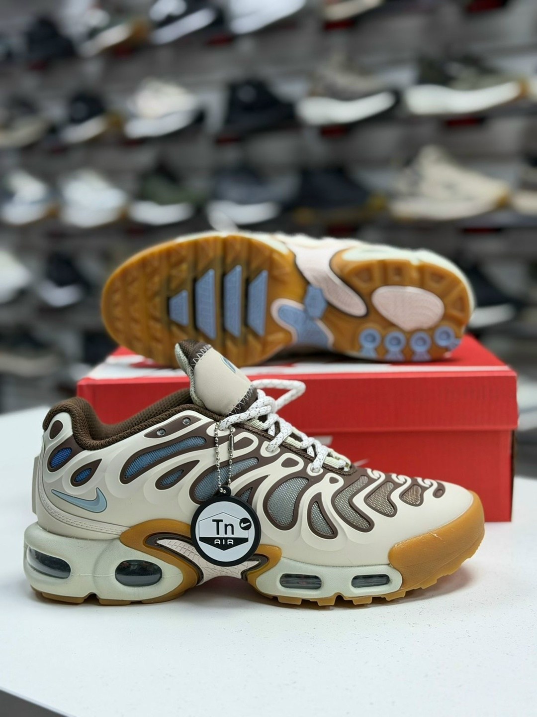 кроссовки nike air max plus,кроссовки nike air max plus tn,кроссовки nike air max plus drift,nike air max tn plus,nike air max plus drift
