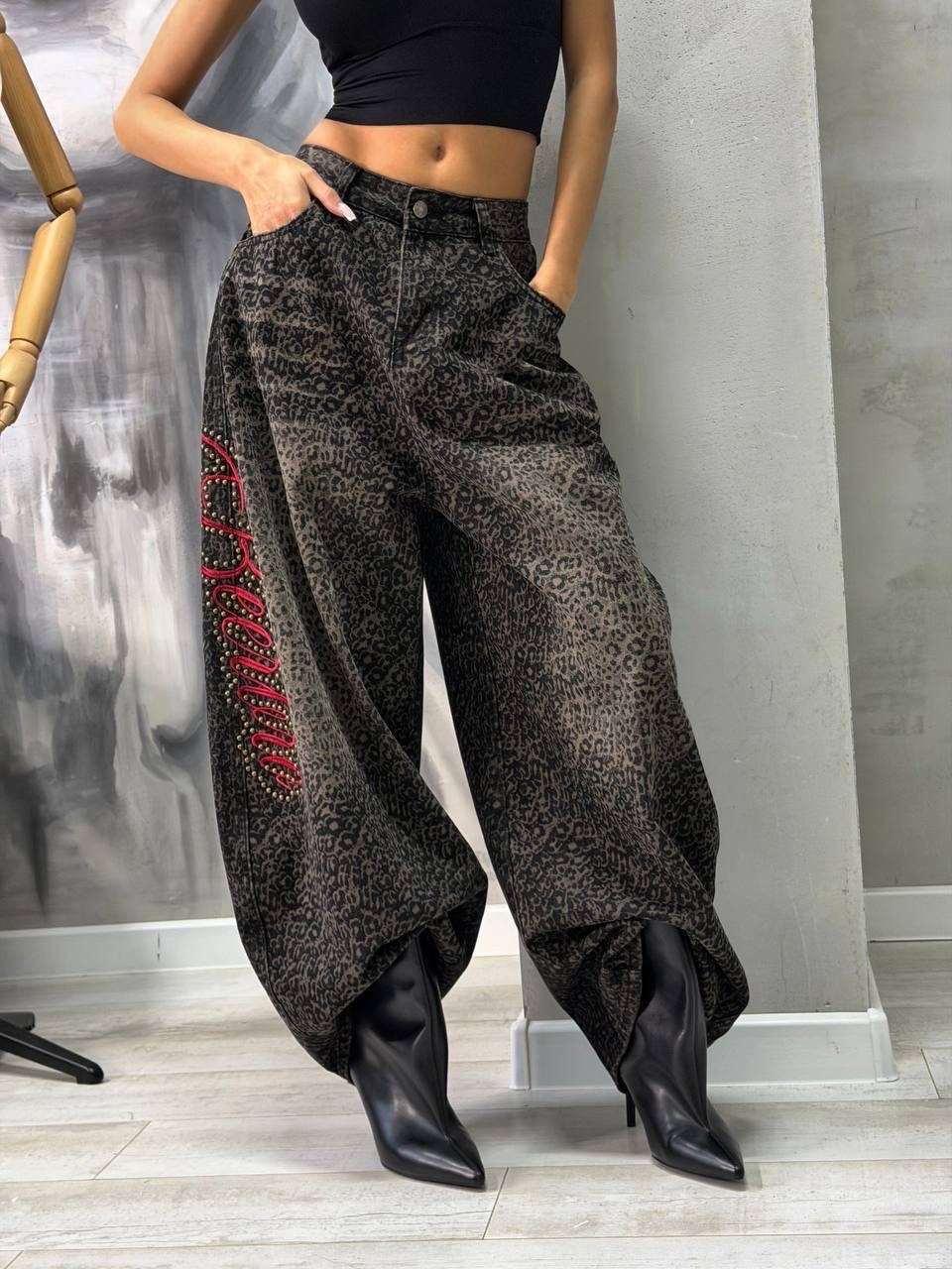 брюки с леопардовым принтом,широкие мешковатые джинсы с леопардовым принтом,леопардовые штаны женские,женские широкие мешковатые джинсы с леопардовым принтом,широкие брюки