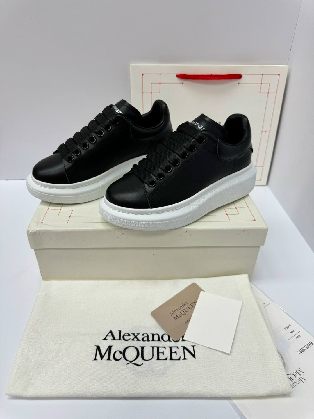 кеды alexander mcqueen,кроссовки alexander mcqueen, александр маккуин женская кроссовки,alexander mcqueen кроссовки женские,alexander mcqueen oversized sneaker