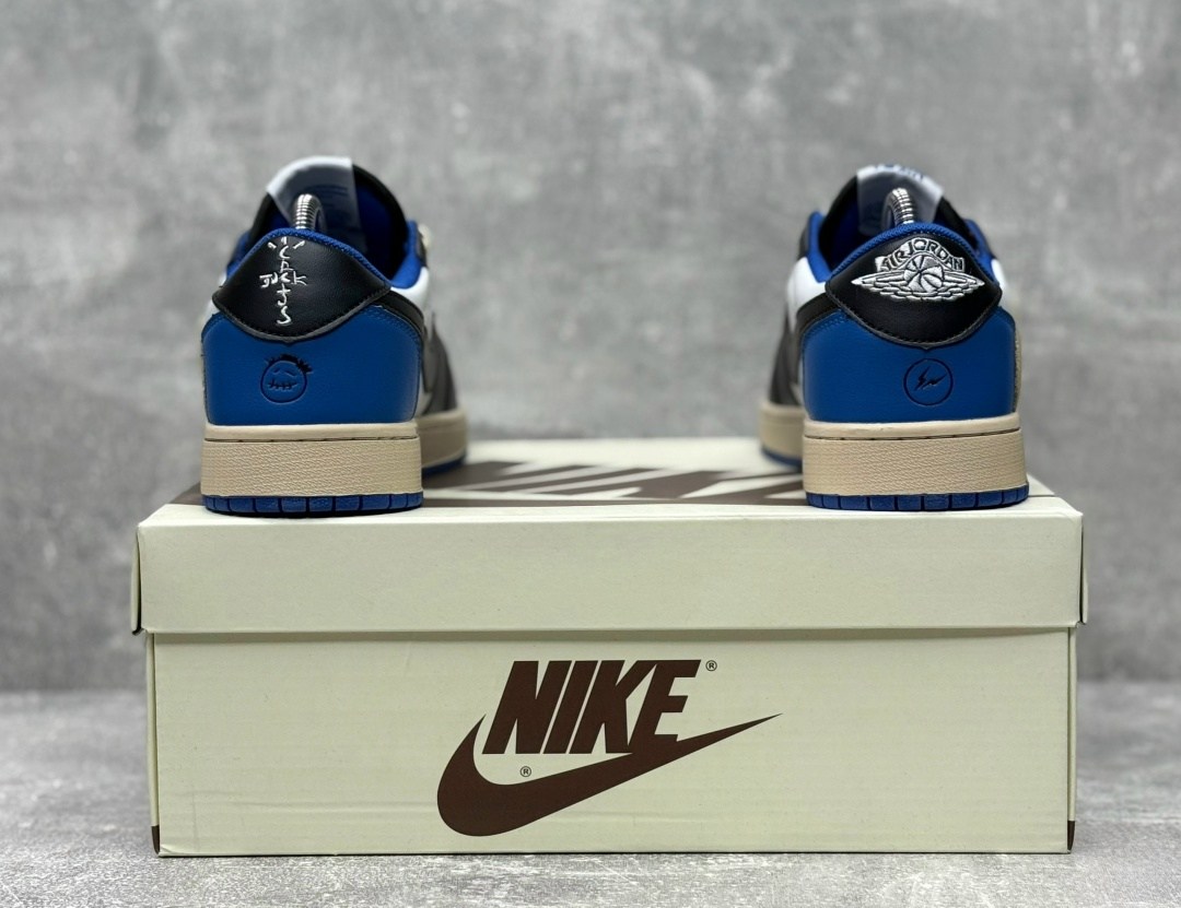 nike air jordan 1 low travis scott,air jordan 1 low travis scott,nike air jordan 1 low travis scott x fragment,кроссовки nike air jordan 1 low & travis scott,nike x travis scott air jordan 1 low