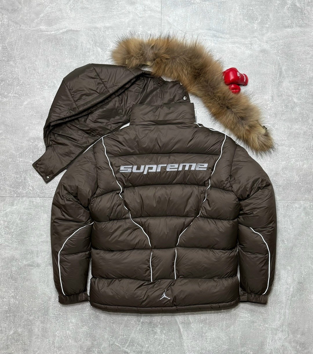 пуховик supreme x jordan,зимняя куртка пуховик,пуховик зимний мужской,пуховик jordan essential,куртка пуховик