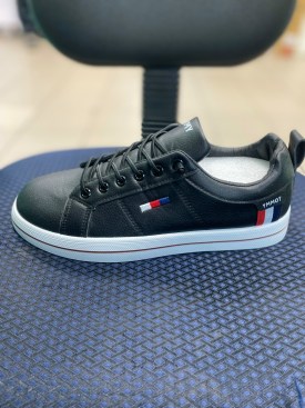 Кроссовки
