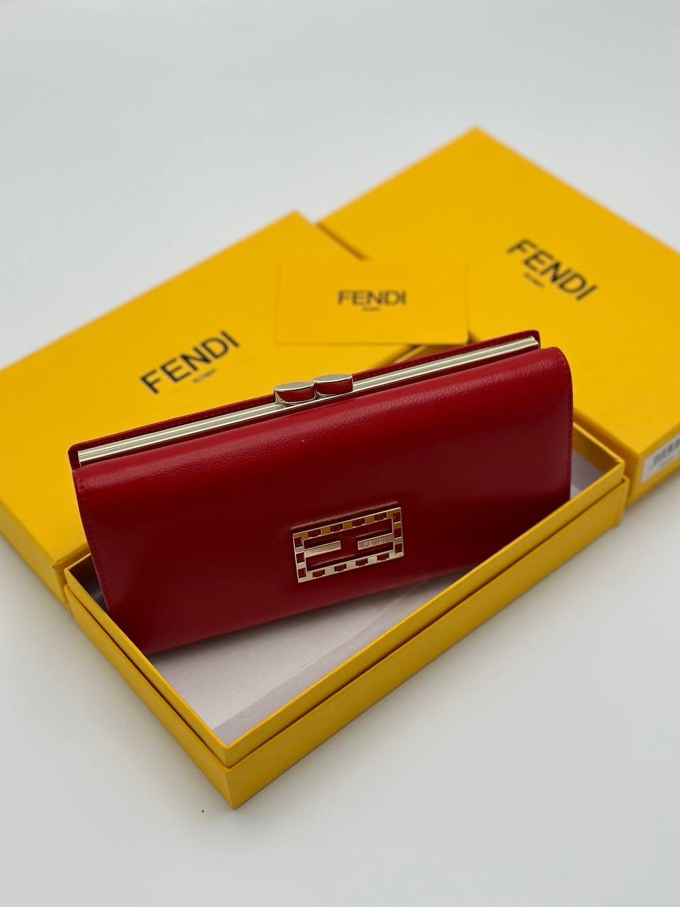 кошелек фенди женский,кошелек fendi,fendi женский кошелек,брендовый кошелек fendi,кошелек фенди