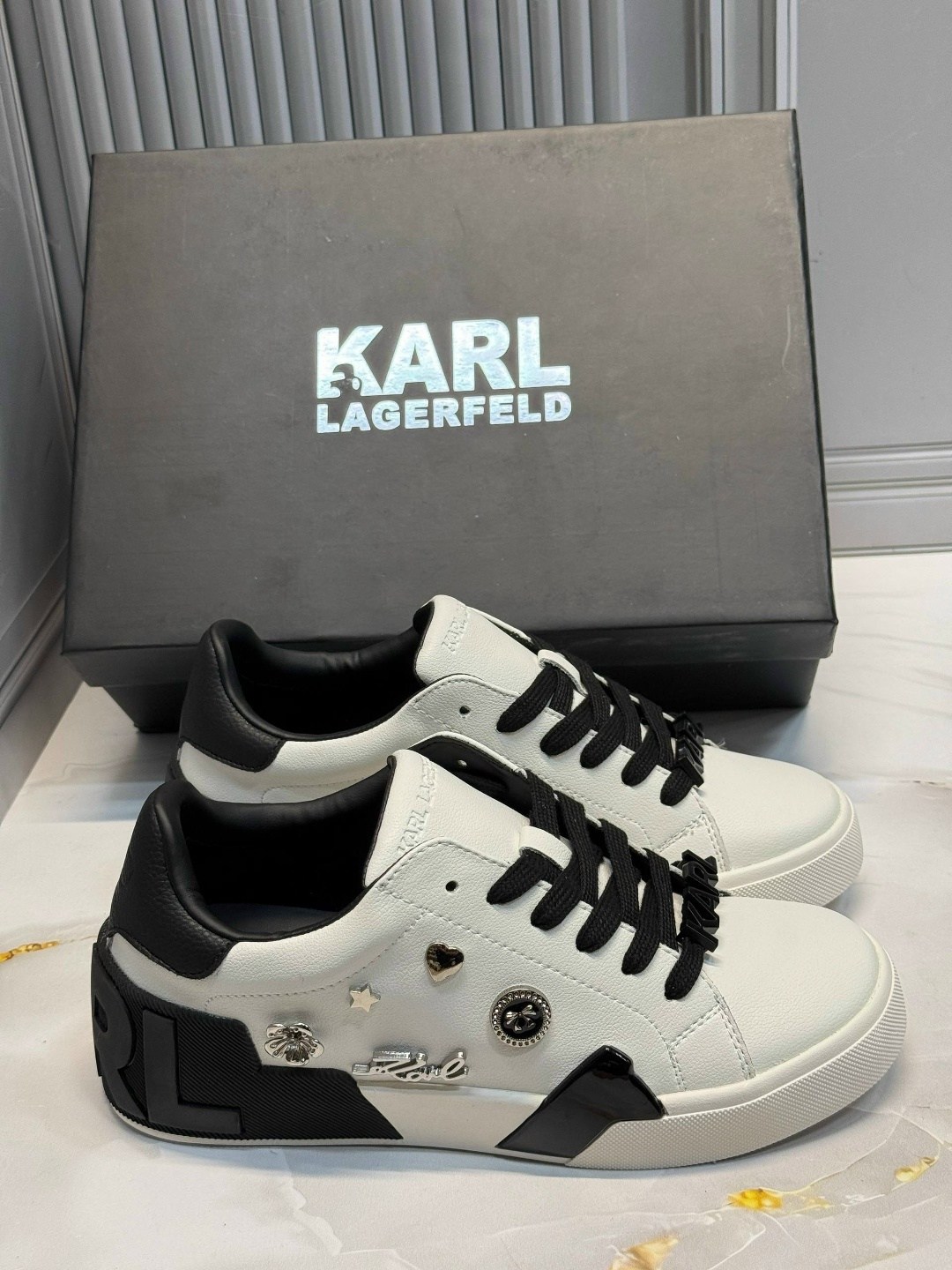 ,кроссовки karl lagerfeld,philipp plein кроссовки,кожаные кроссовки karl lagerfeld, женская