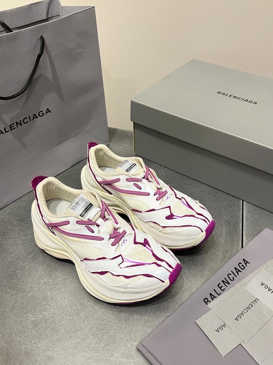 кроссовки balenciaga,кроссовки женские balenciaga,баленсиага ,мужские и женские кроссовки,кроссовки модные