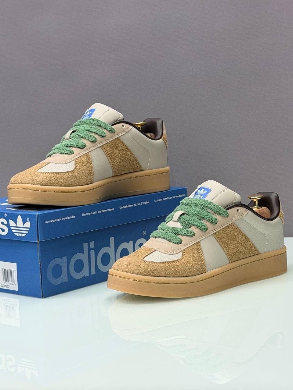 ,кроссовки adidas,женские кроссовки,брендовые кроссовки,мужские и женские кроссовки
