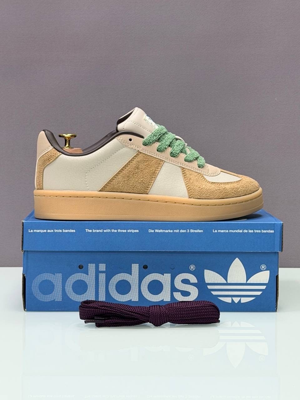 ,кроссовки adidas,женские кроссовки,брендовые кроссовки,мужские и женские кроссовки