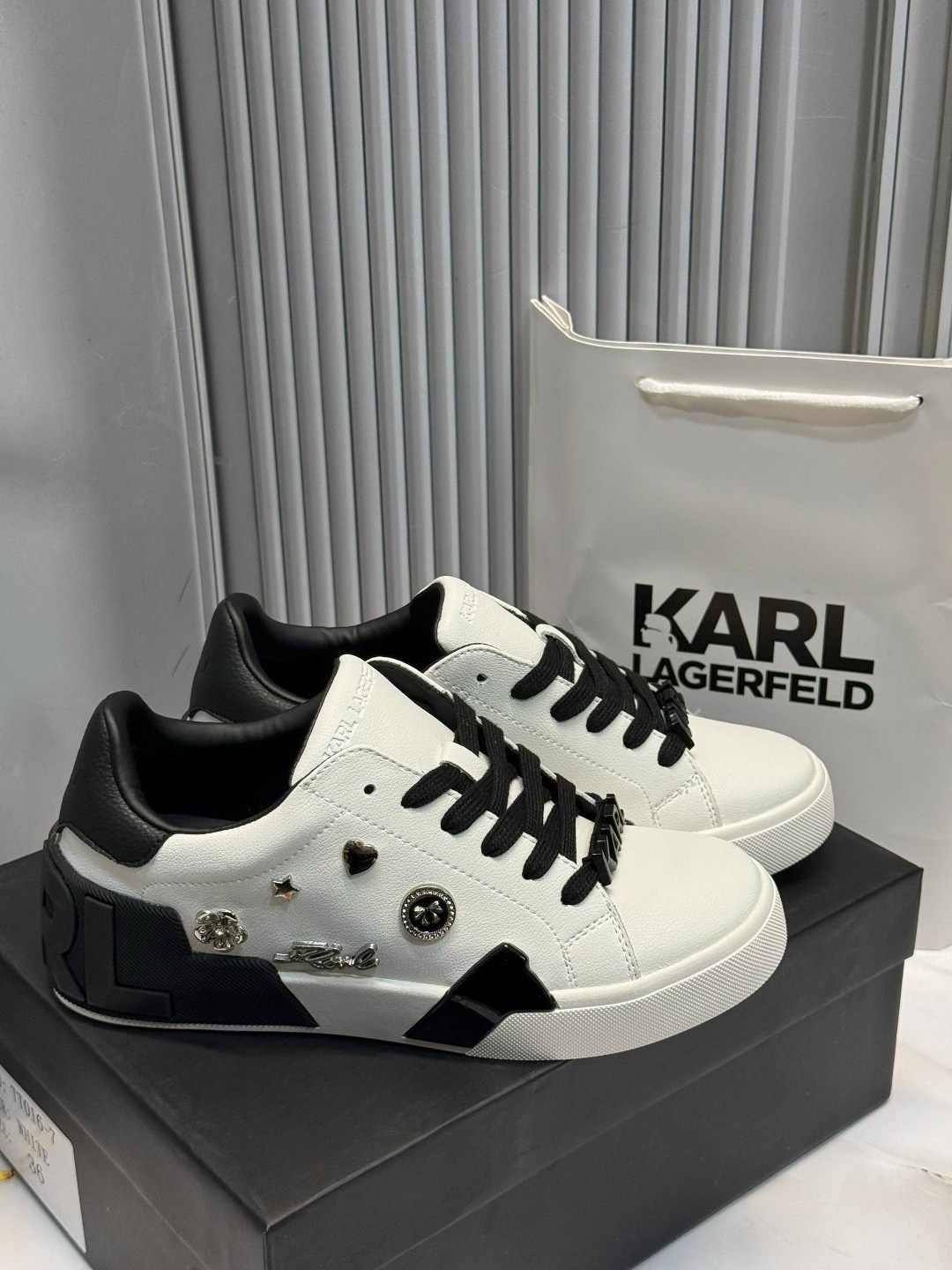 ,кроссовки karl lagerfeld,philipp plein кроссовки,кожаные кроссовки karl lagerfeld, женская